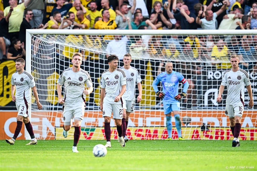 Ajax gaat met acht andere basisspelers onderuit bij NAC Breda