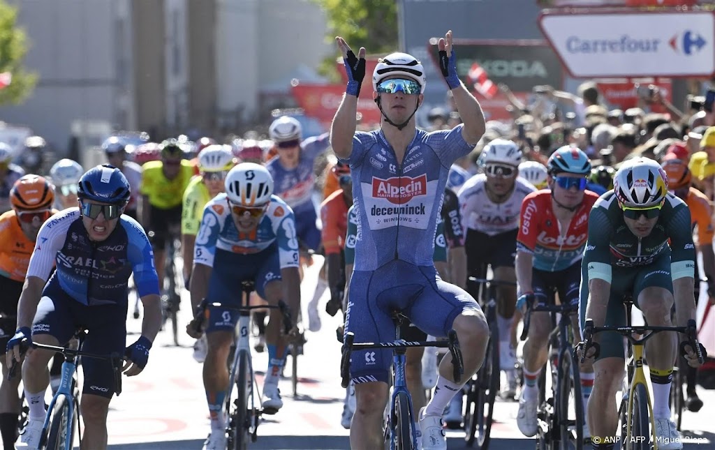 Van Aert na tweede plek in massasprint nieuwe leider in Vuelta