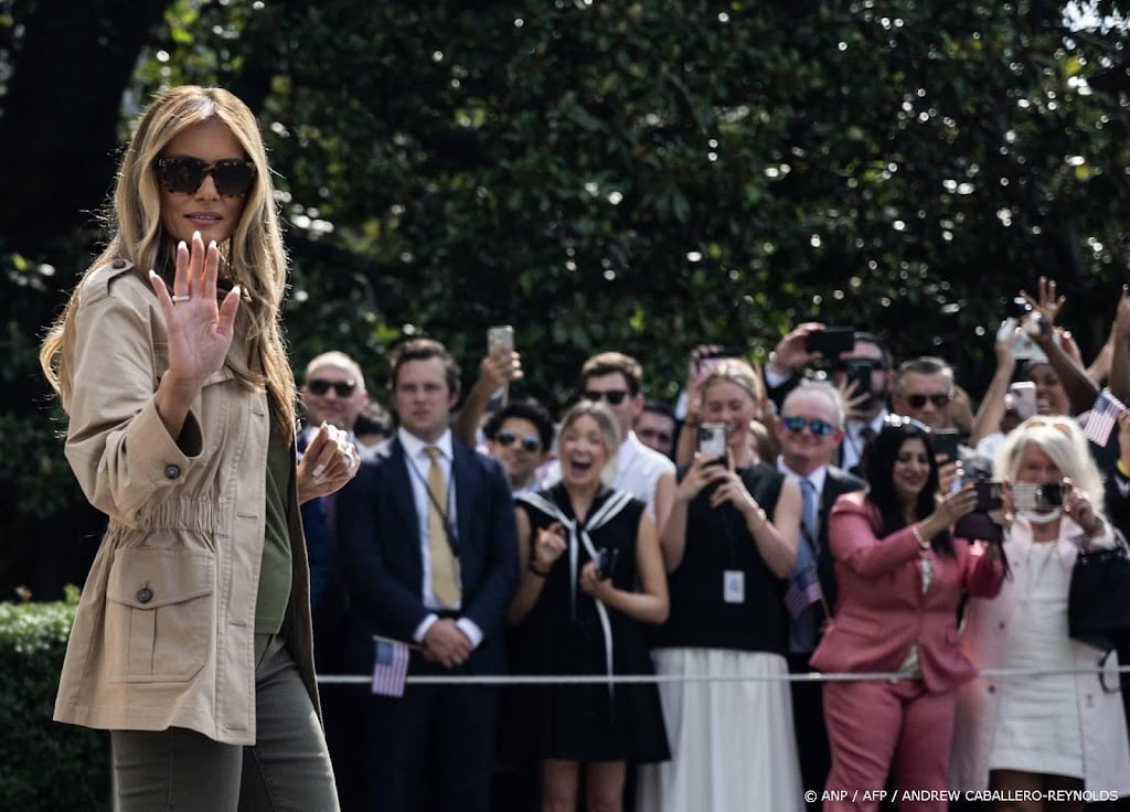 Zelensky bezorgt brief van zijn vrouw voor 'bondgenoot' Melania