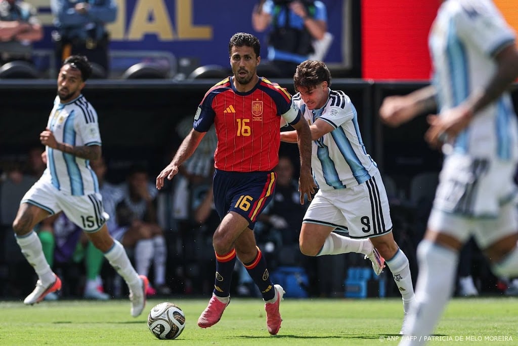 FC Barcelona bevestigt komst middenvelder Rodri