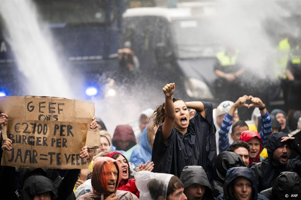 Ruim 140 klimaatactivisten aangehouden bij blokkade A12