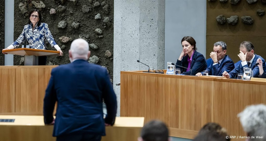 Van Vroonhoven over asielcrisiswet: focus niet zo op de noodknop