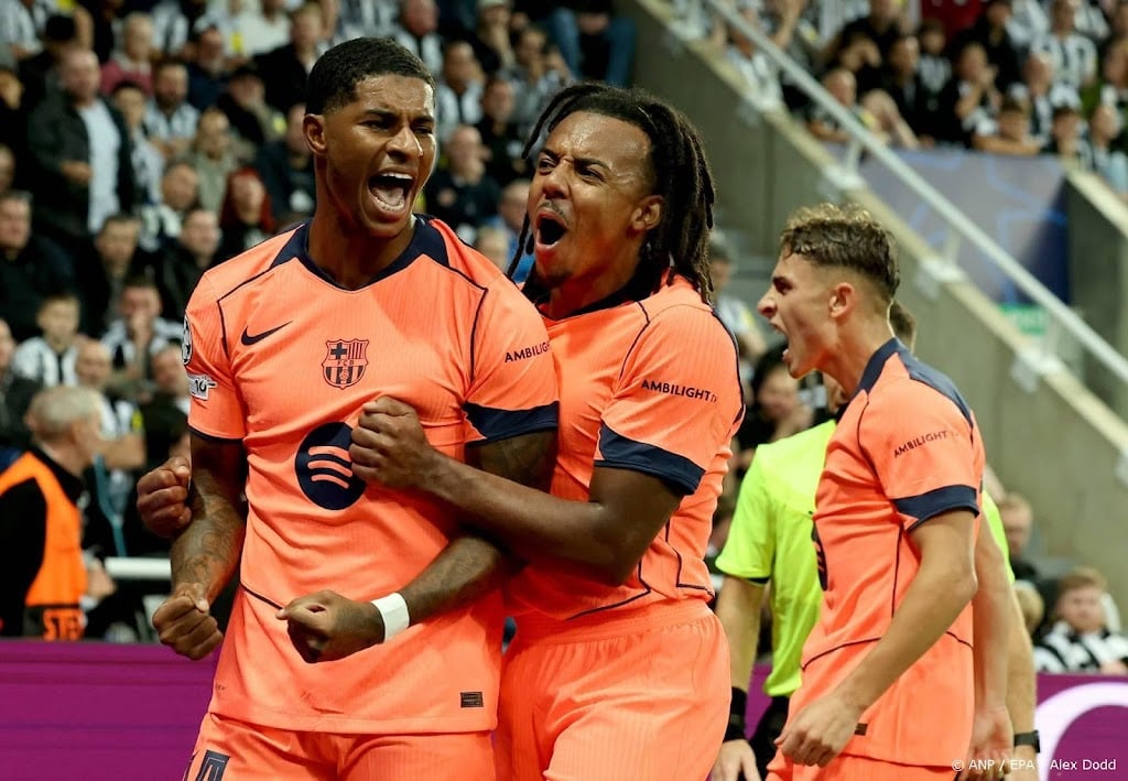 Rashford leidt FC Barcelona langs Newcastle United
