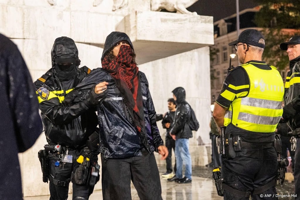Bij demonstratie op de Dam aangehouden demonstranten weer vrij 