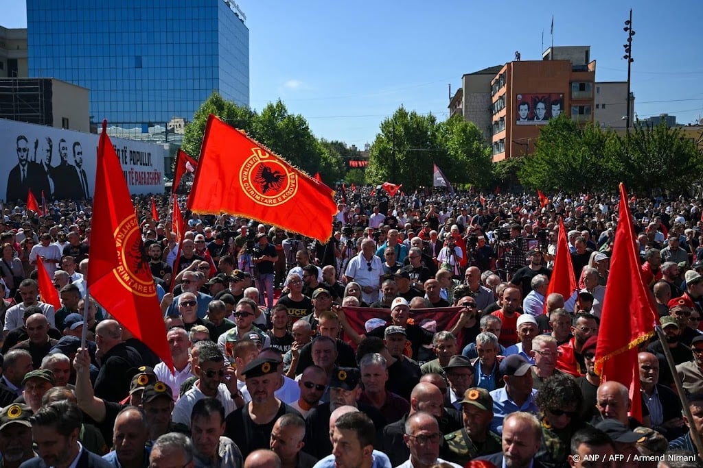 Duizenden Kosovaren demonstreren tegen veroordeling oud-president