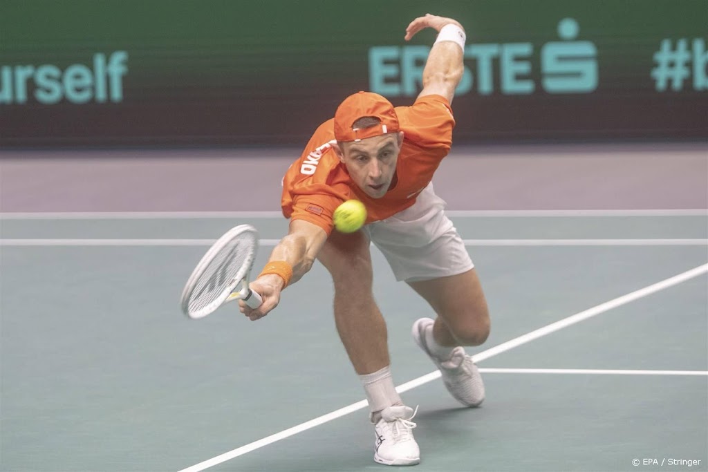 Griekspoor stoot door naar kwartfinales tennistoernooi Stockholm