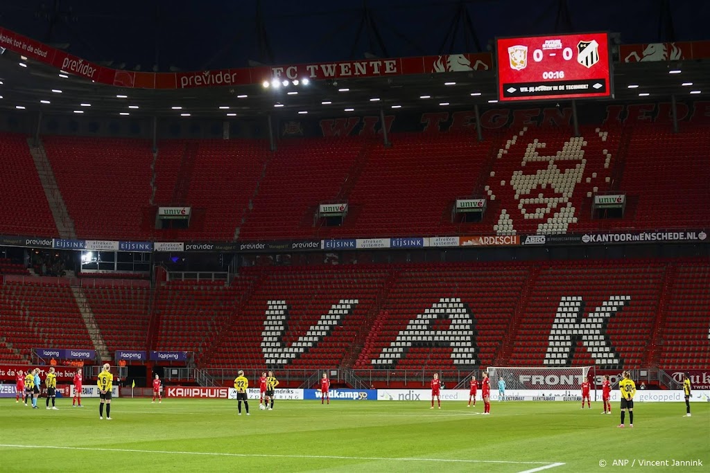 Voetbalsters FC Twente en Häcken minuut stil om aanslag Brussel