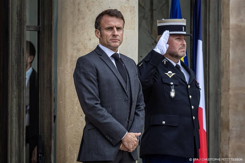 Macron tegen Zelensky: geen invloed crises op hulp aan Oekraïne