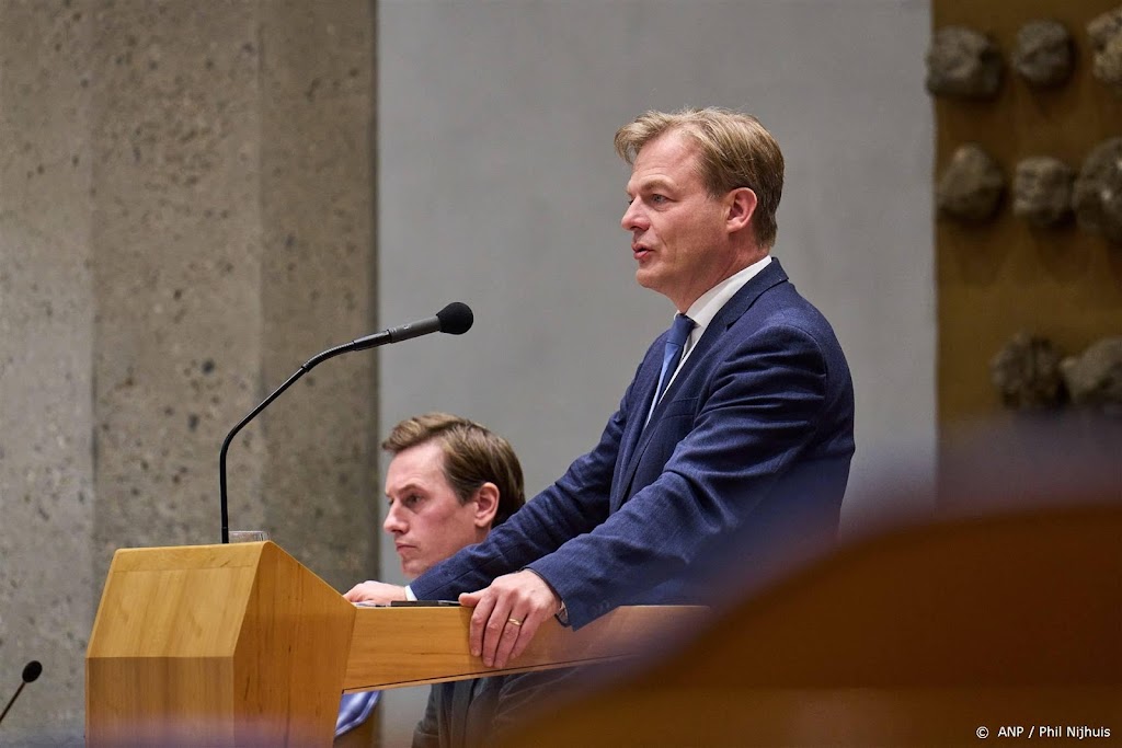 Omtzigts NSC wil stikstofbeleid 'over de kop gooien' en minder vee