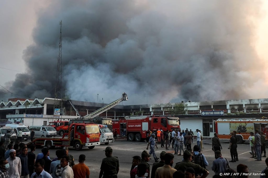 Vliegveld Dhaka gesloten om uitslaande brand