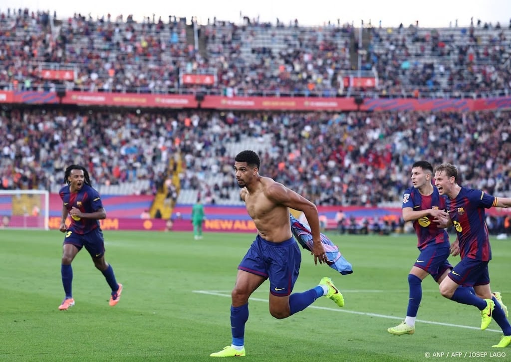 Verdediger Araújo redt FC Barcelona in blessuretijd tegen Girona 