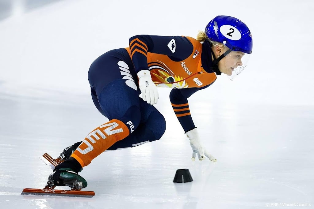 Brons Velzeboer op 1000 meter bij World Tour shorttrack Montreal
