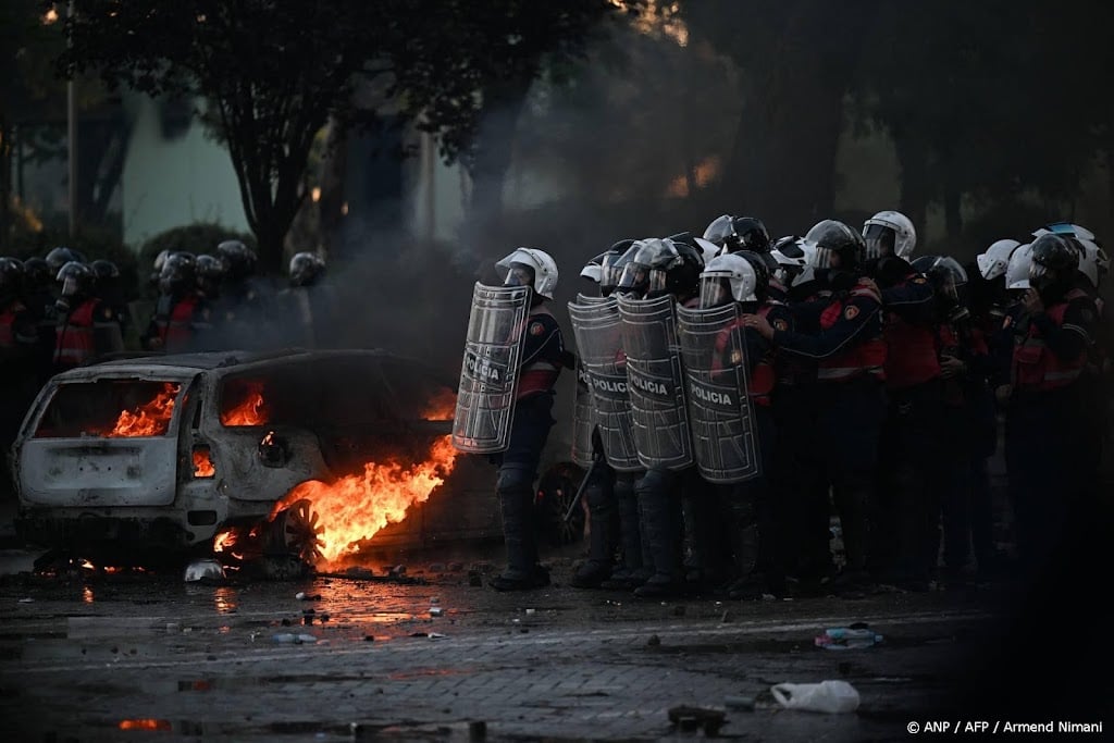 Protesten Albanië houden aan, politie slaags met demonstranten