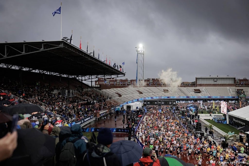 Ethiopiër Berhanu wint natte marathon van Amsterdam