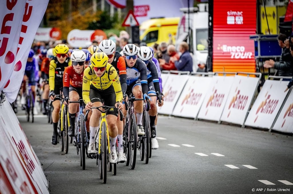 Wielrenster Nooijen stelt eindzege Eneco Tour veilig in slotrit