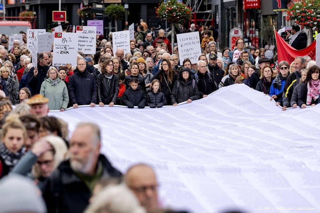 Zo'n vijfhonderd mensen rouwen in Utrecht om Palestijnse kinderen