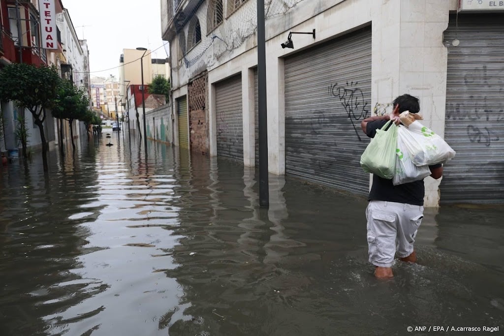 Dode nabij Barcelona door overstromingen na stortregens in Spanje