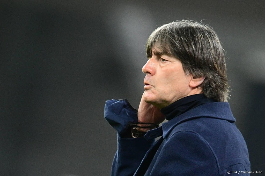 Duitse voetbalbond steunt bondscoach Löw ook na afstraffing
