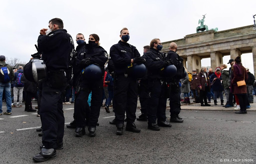 Politie Berlijn legt coronademonstratie stil
