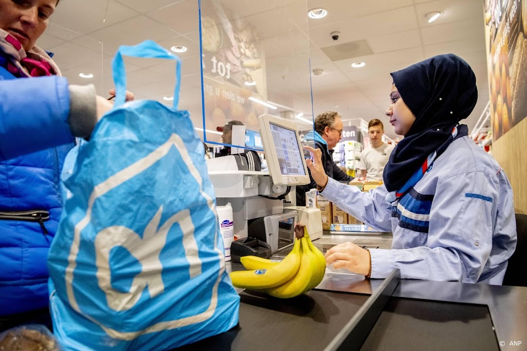 Winkels verkopen minder, maar tegen hogere prijzen 