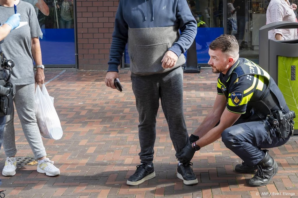Amsterdam stopt proef met preventieve wapencontroles na problemen