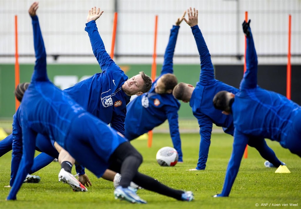 Oranje plaatst zich bij zege op Ierland voor elfde keer voor EK