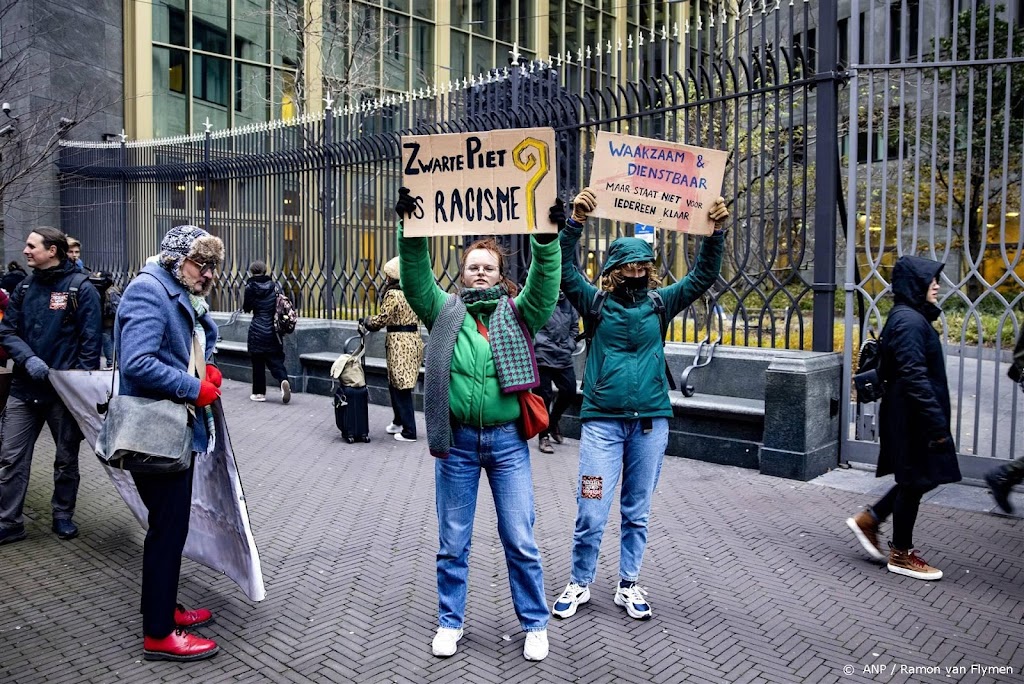 KOZP monitort bij 50 sintintochten in het land op zwarte pieten