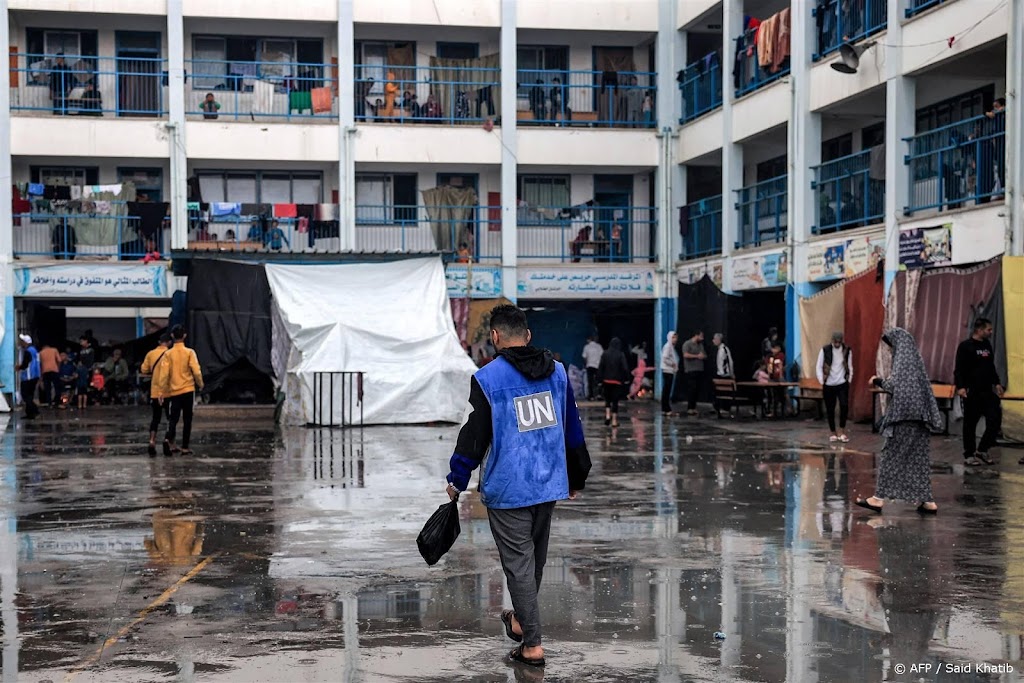 Autoriteiten melden tientallen doden bij aanval op VN-school Gaza
