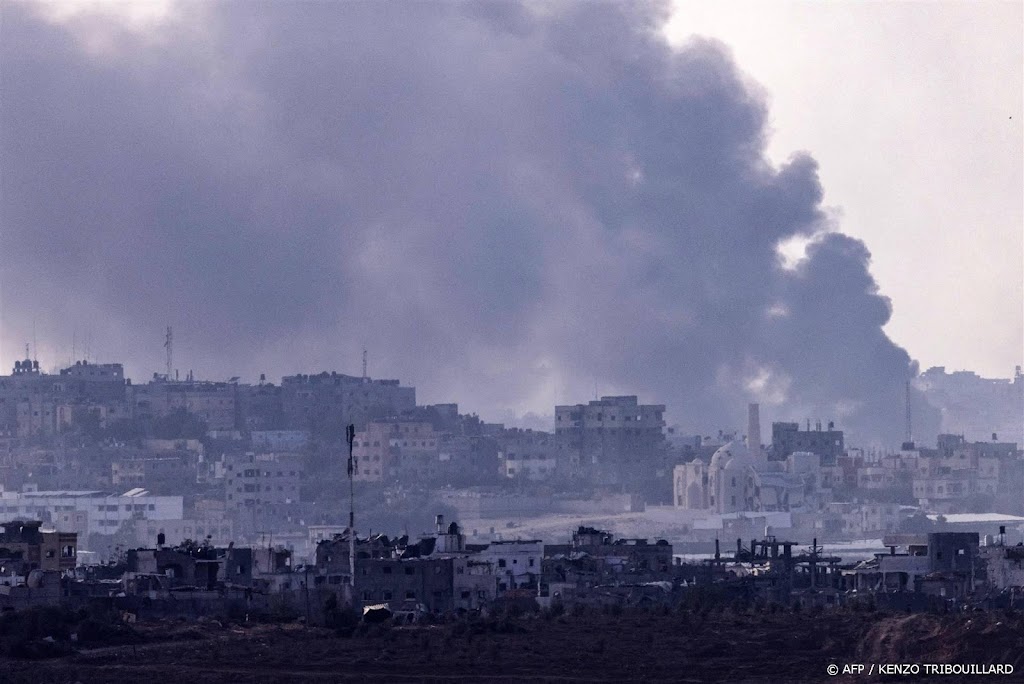 Eerste groep familieleden EU-personeel verlaat Gaza