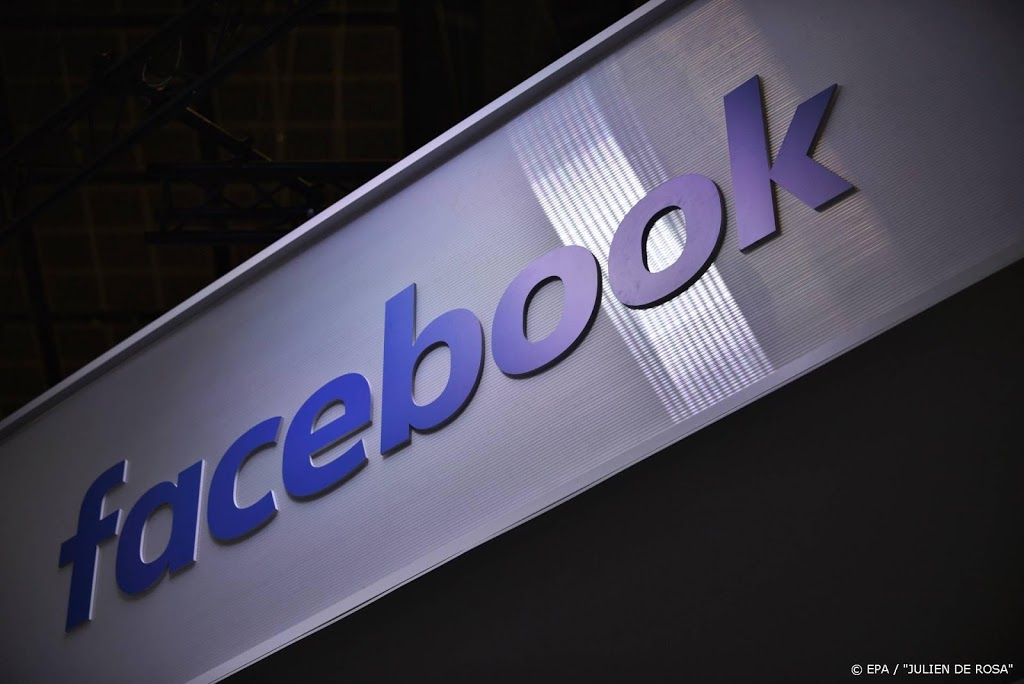 Britten willen Facebook en Google aanpakken