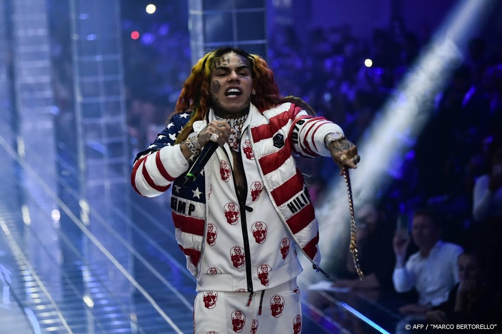 Rapper Tekashi 6ix9ine krijgt celstraf van twee jaar