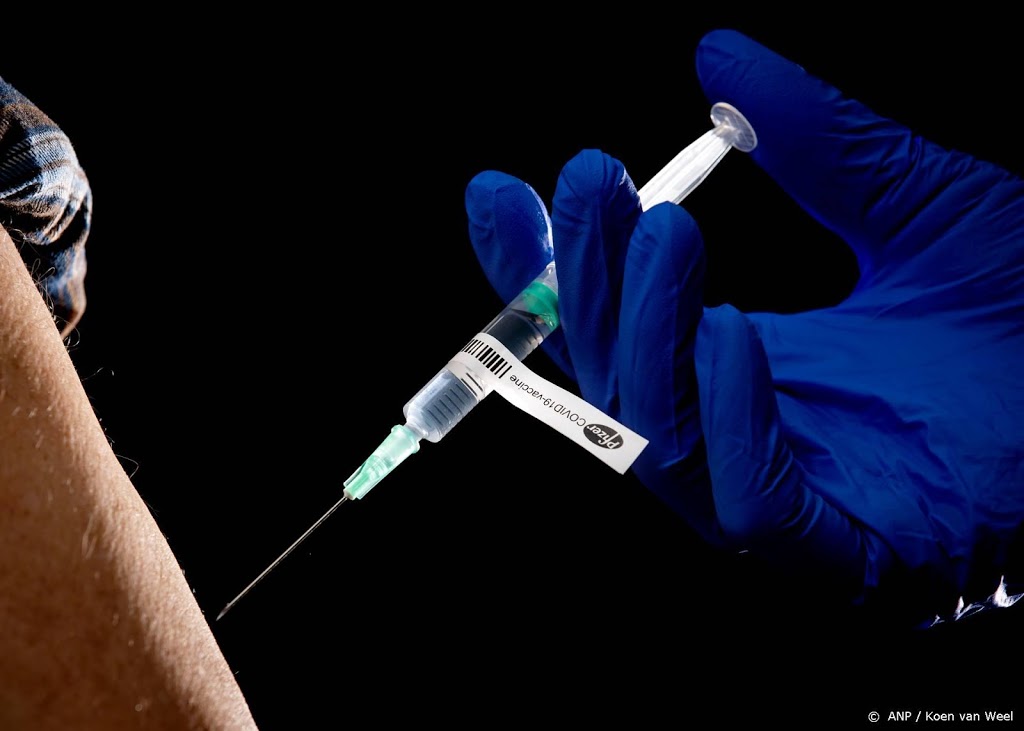 'Veel Nederlanders voor beloning bij vaccinatie'