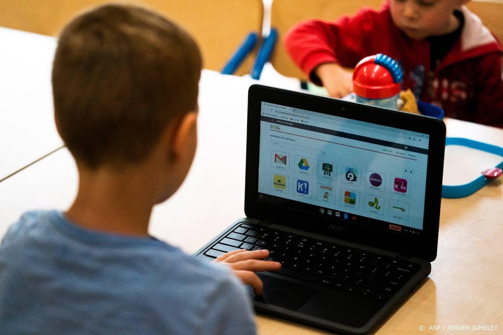 Extra geld voor 60.000 laptops en tablets voor thuisonderwijs
