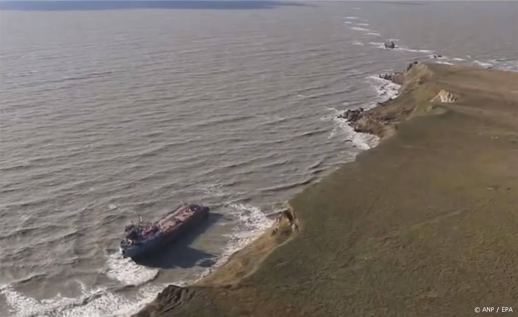 Tientallen kilometers Russische kust vervuild met gelekte olie