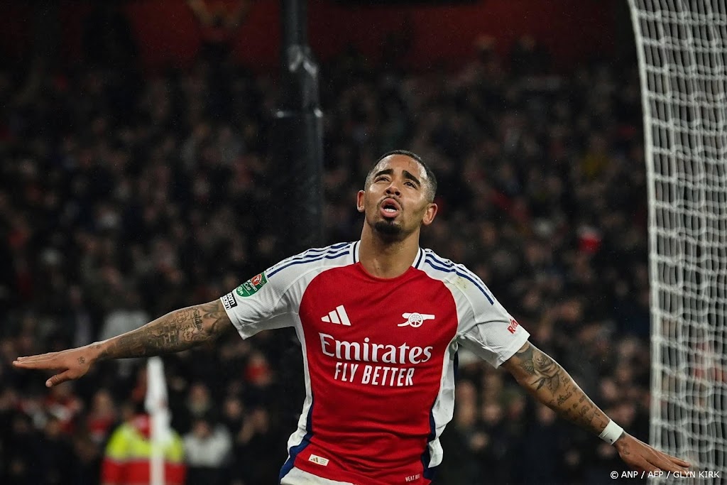 Gabriel Jesus helpt Arsenal naar halve finale League Cup