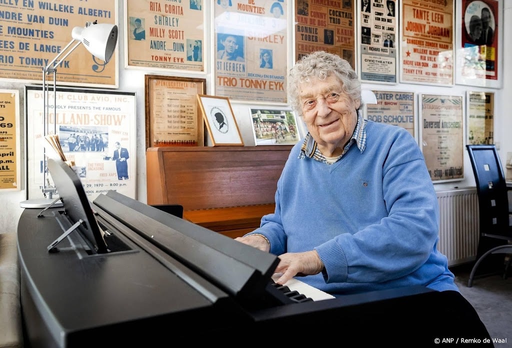 Musicus en componist Tonny Eyk overleden op 85-jarige leeftijd
