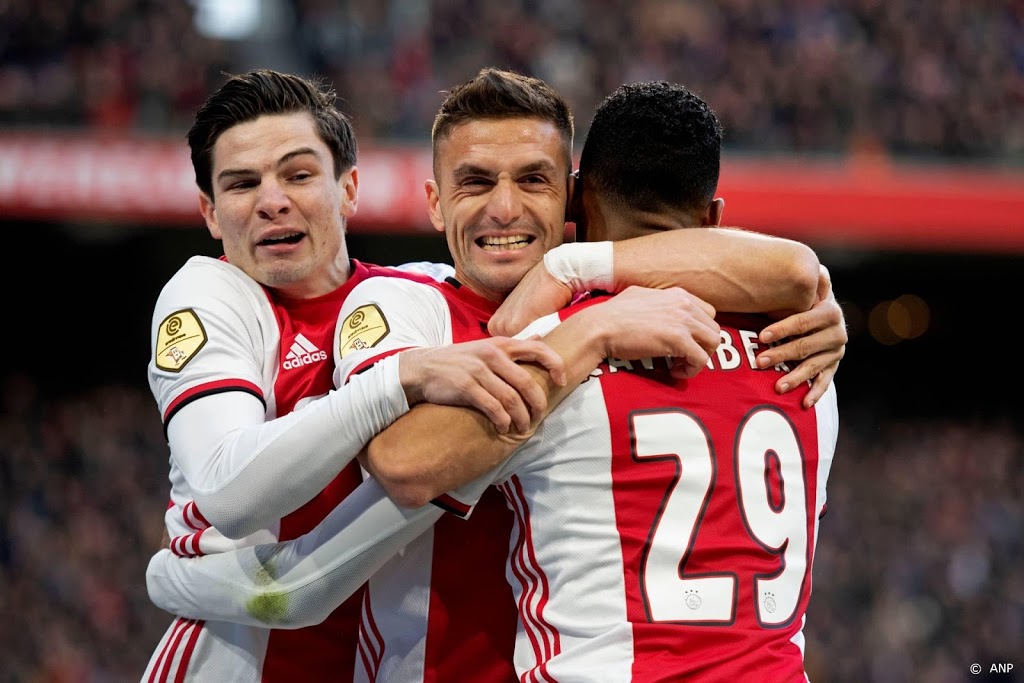 Ajax ontsnapt aan puntenverlies in ArenA