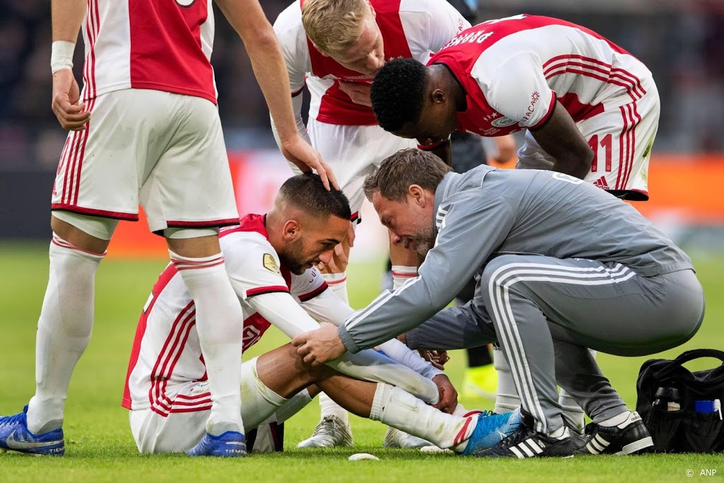 Ajax onderzoekt kuitblessure Ziyech