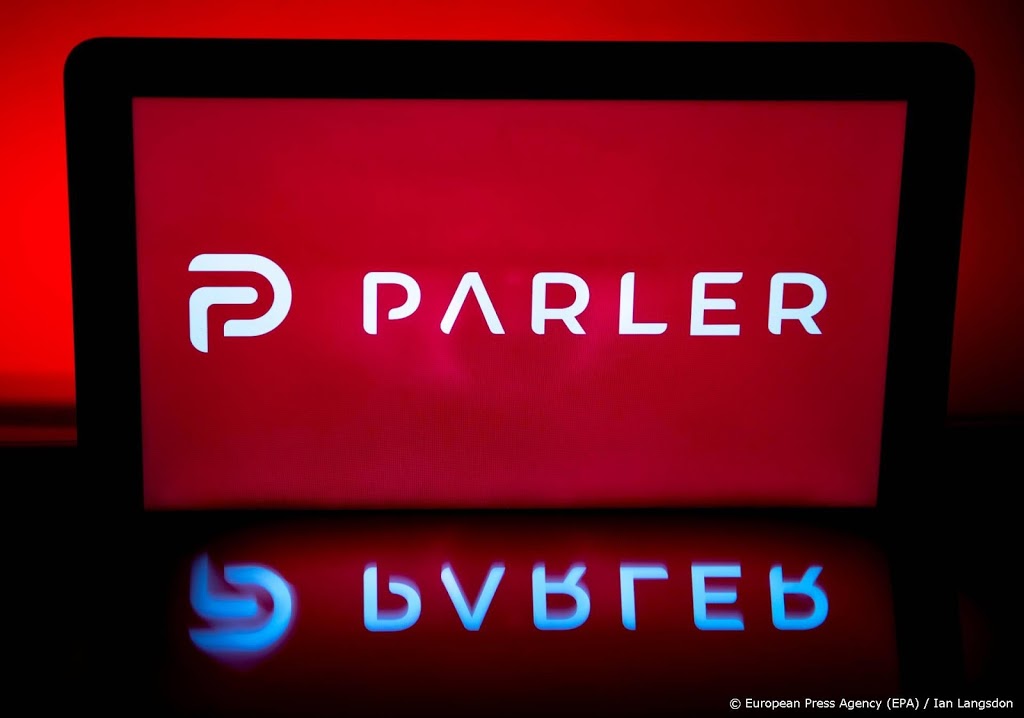 Rechtse Twitter-variant Parler weer online met Russische hulp