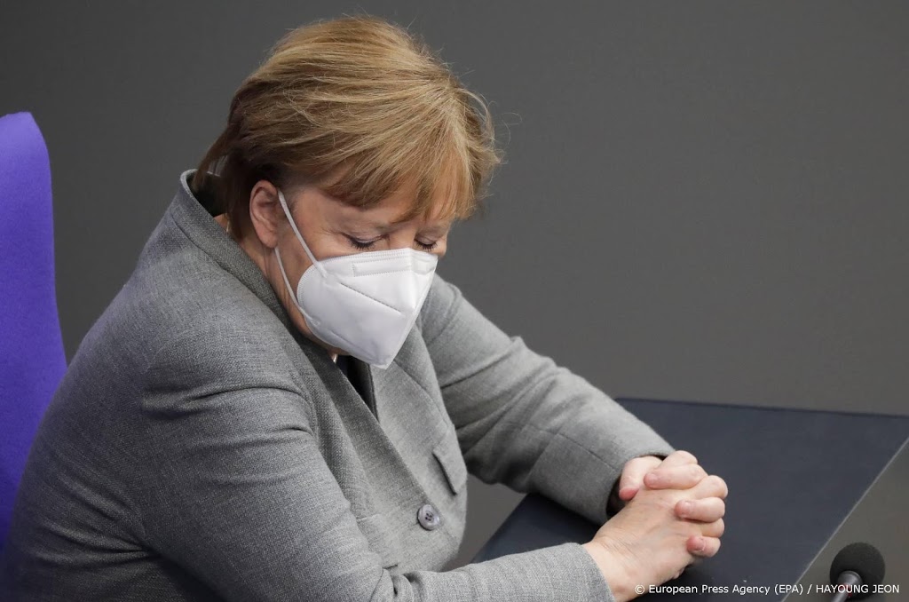 Merkel beraadt met deelstaten over strengere maatregelen