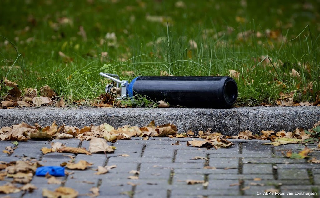 Politie vindt 482 lachgastanks in twee dagen in Den Haag