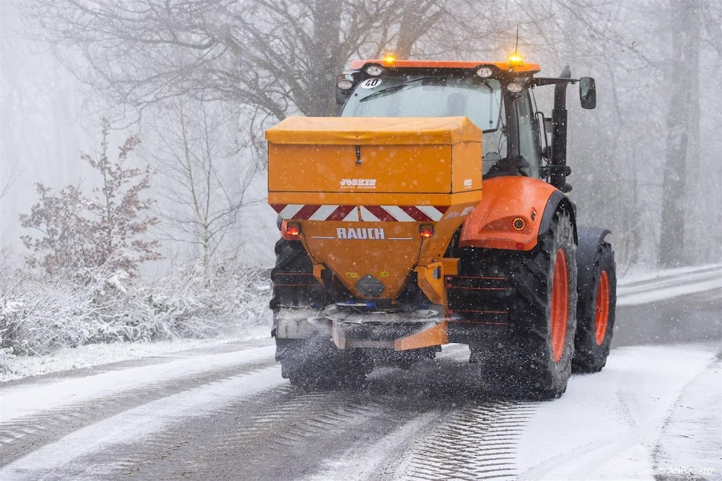 Rijkswaterstaat strooit ruim 6,5 miljoen kilo zout