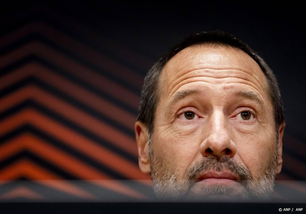 Trainer Van 't Schip sluit meer versterking voor Ajax niet uit