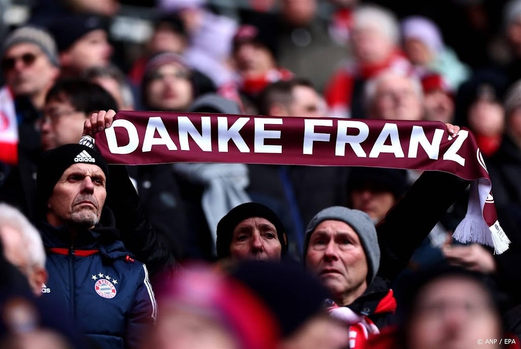 25.000 mensen bij herdenkingsdienst Beckenbauer in Allianz Arena