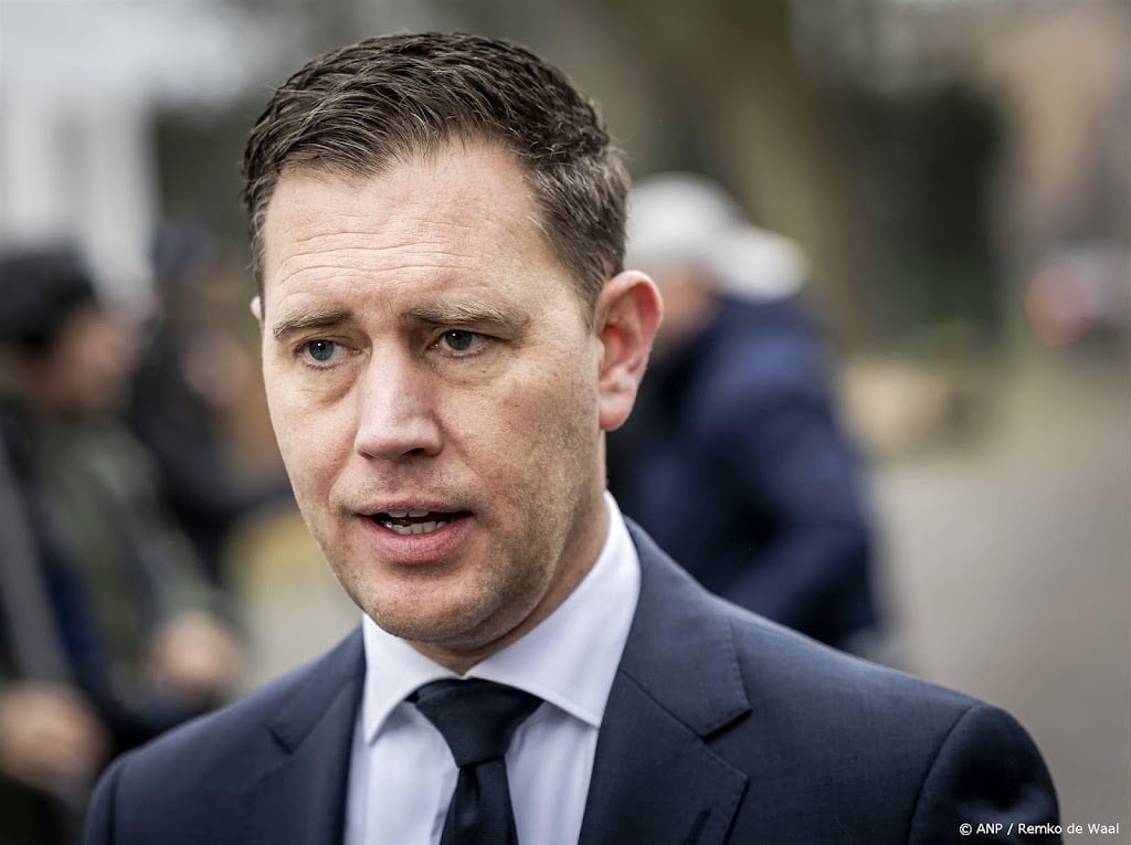 Heinen na kritiek uit coalitie over bezuinigingen: kan ook bellen