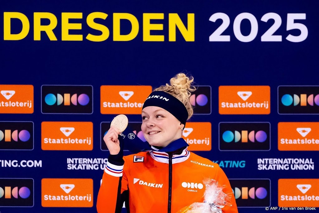 Shorttrackster Velzeboer pakt bij EK goud op 1500 meter 