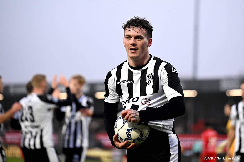 Heracles wint bij Almere na vier maanden uitduel in Eredivisie
