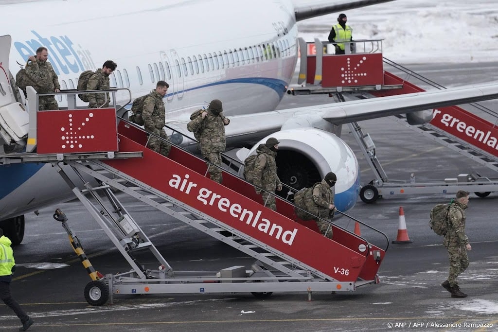Extra Deense militairen aangekomen in Groenland