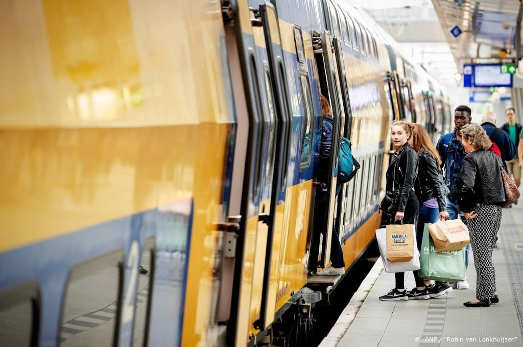 Nederlanders wonen steeds verder van hun werk