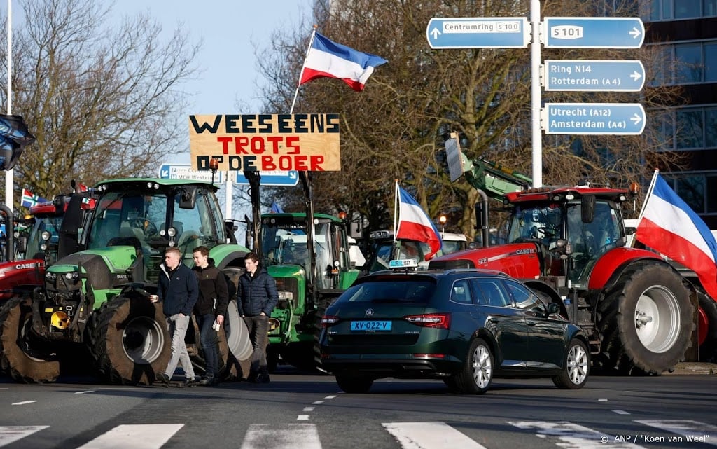 Honderden tractoren blokkeren wegen rond Malieveld 
